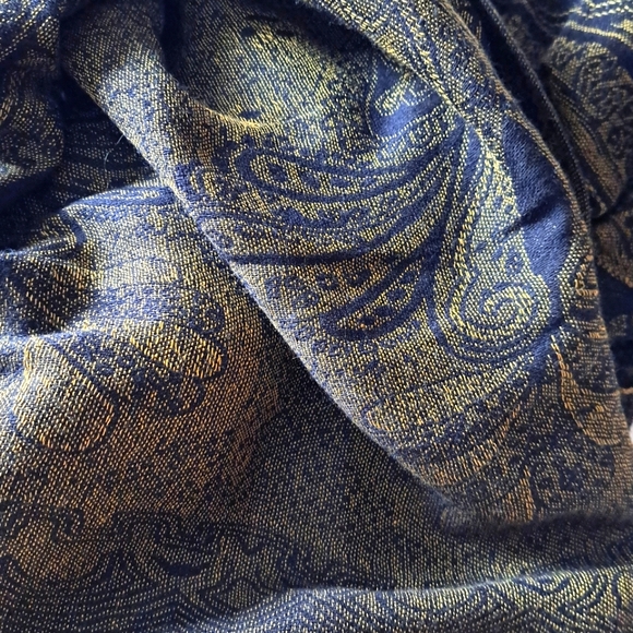 Pashmina - Picture 2 of 3